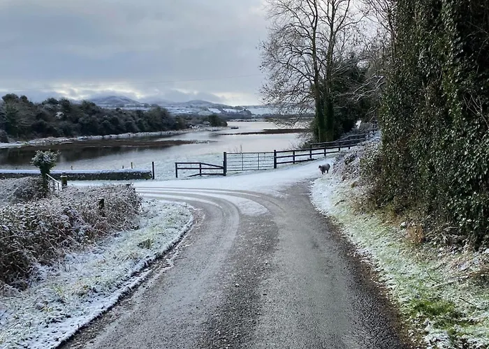 Coastal Living Wild Atlantic Way - Near Strandhill B&B 슬라이고